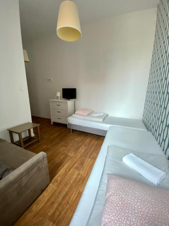 Grand Guesthouse Apartament 格但斯克 外观 照片