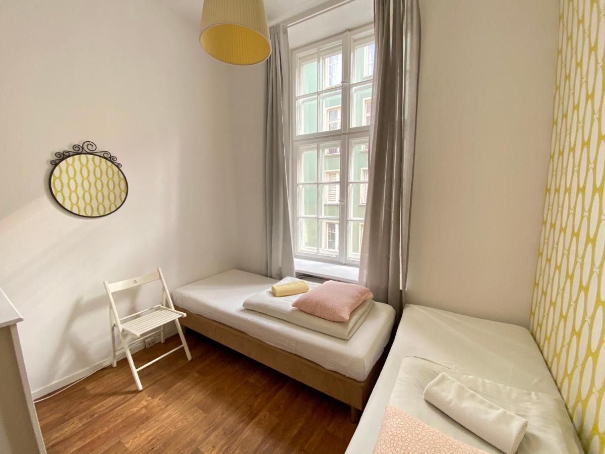 Grand Guesthouse Apartament 格但斯克 外观 照片